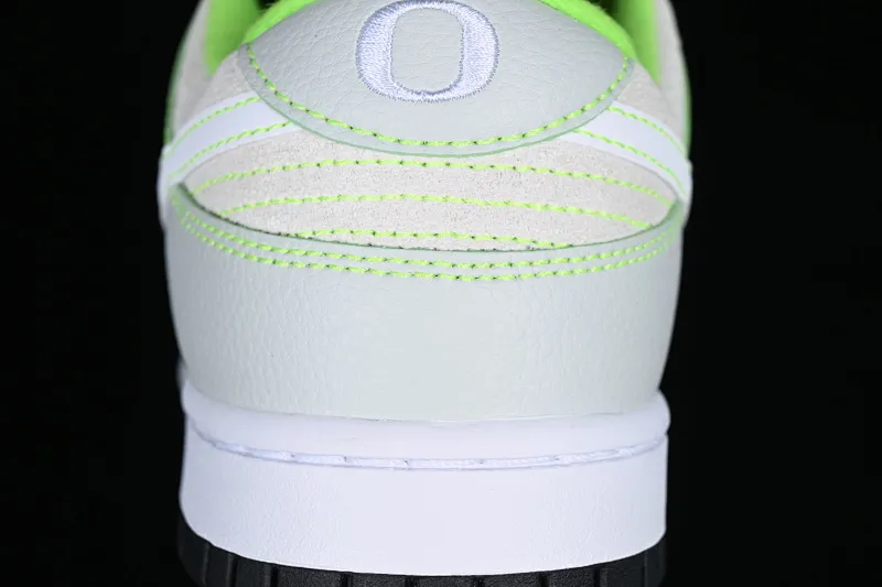 All Categories Nk SB Dunk Series Nk SB Dunk Low Low-top sneakers Nk SB Dunk Low PE "University Of Oregon" Oregon Green Duck SB low-top casual sneakers FQ7260-001